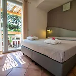 Pineta Aparthotel 4*