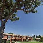 Aparthotel Pineta 4*