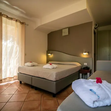 Apartmanhotel Pineta 3*